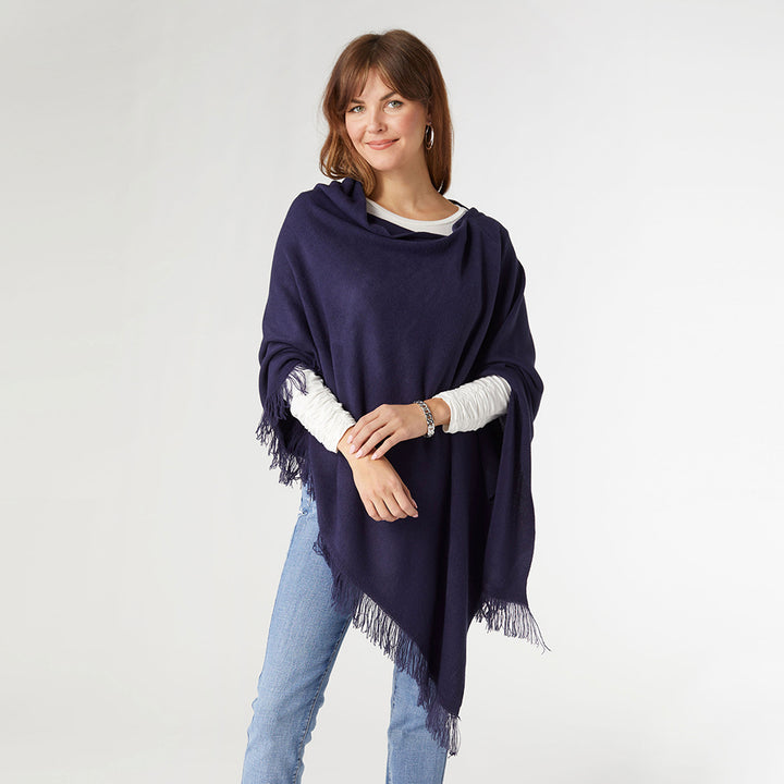 The Lightweight Poncho with Fringe - Navy