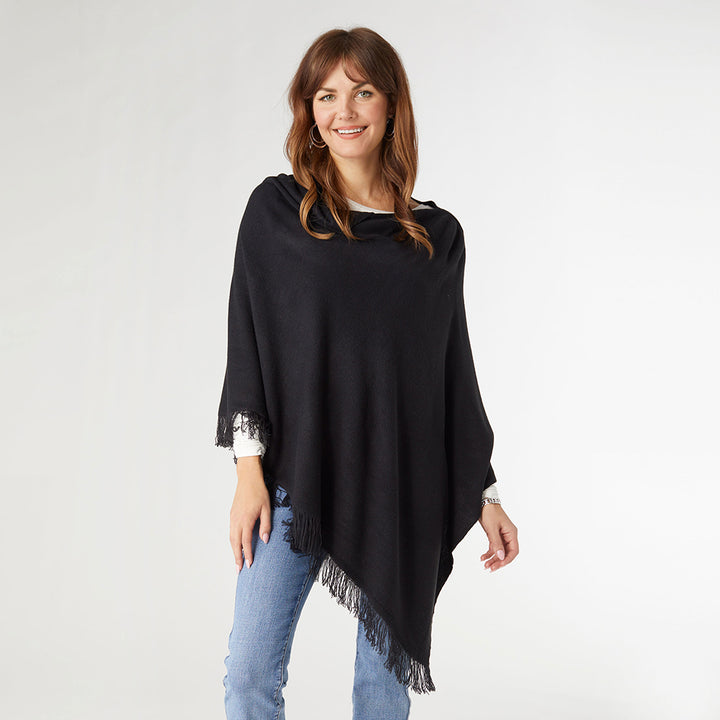 The Lightweight Poncho with Fringe - Black